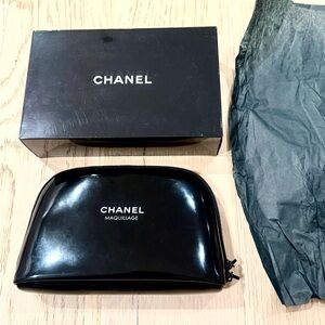 CHANEL Glossy Black Makeup Bag